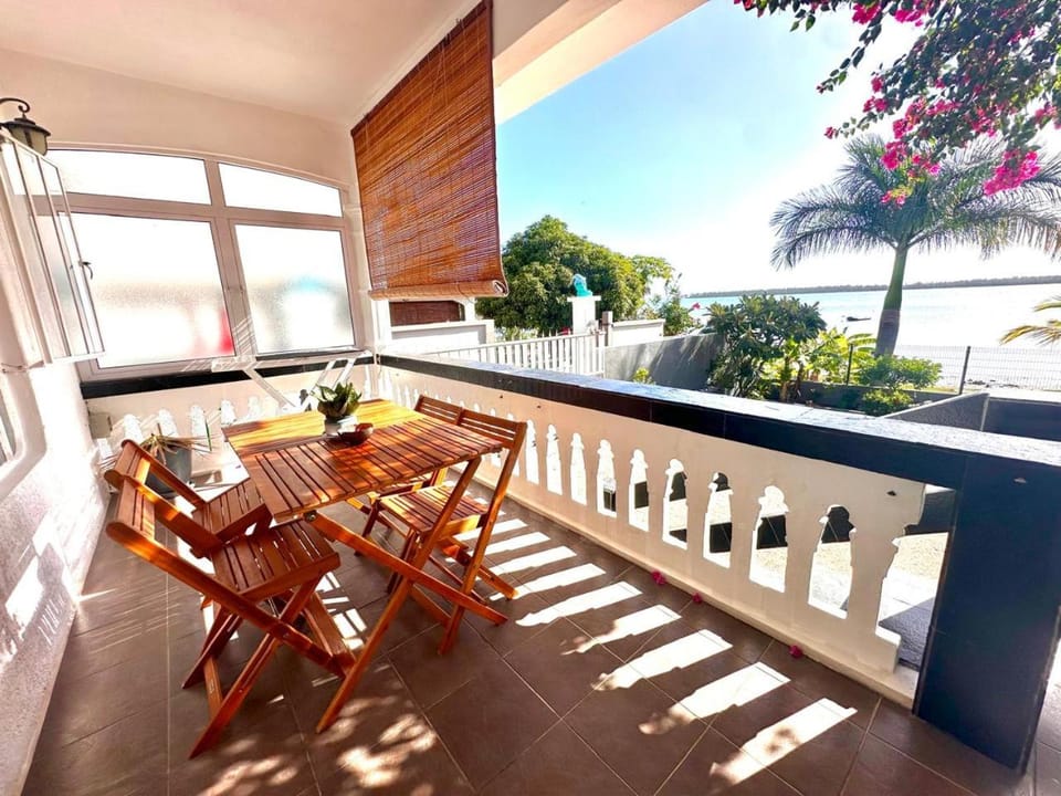 Patio, View (from property/room), Balcony/Terrace, Seating area, Sea view