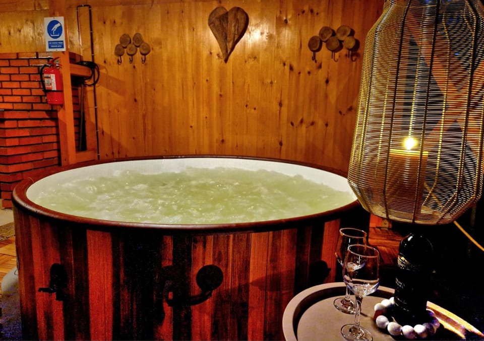 Hot Tub, Swimming pool