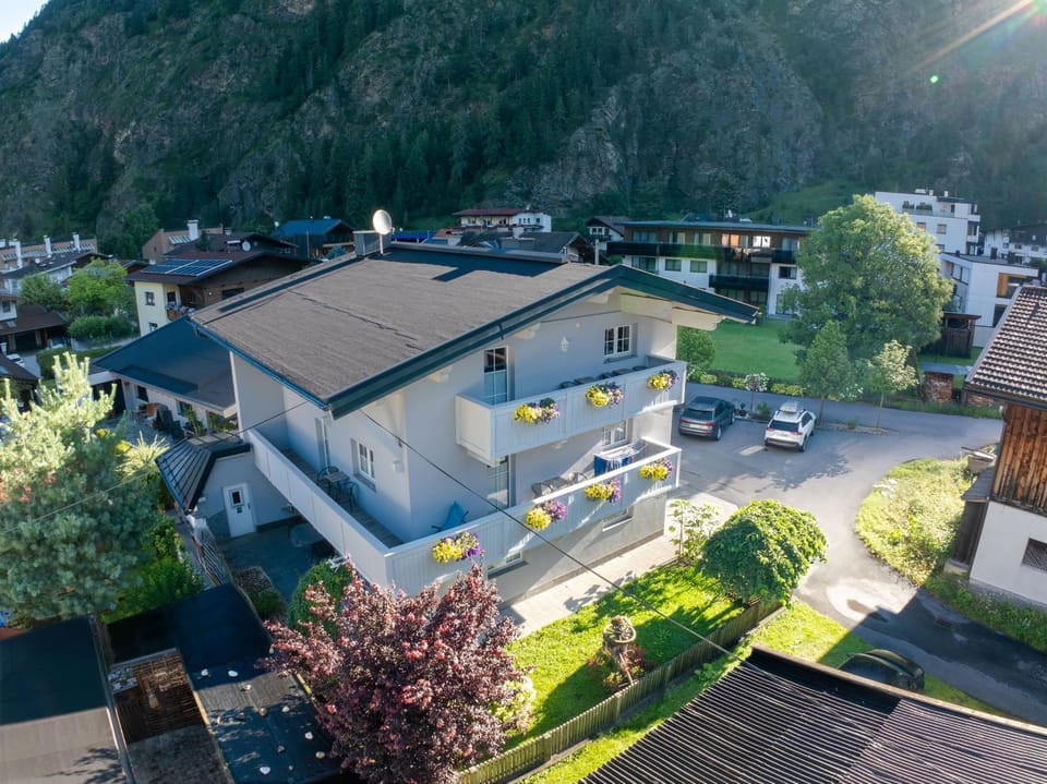 Property building, Bird's eye view