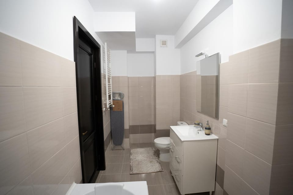 Toilet, Bathroom, furniture, towels
