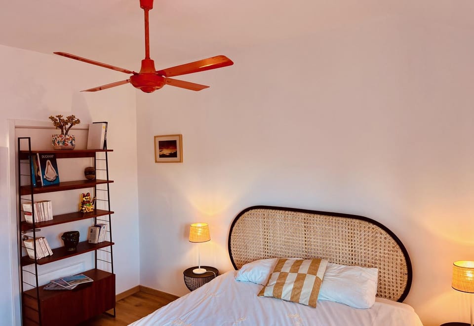 Superb Surf House Next to best Caparica Beach House in Costa da Caparica
