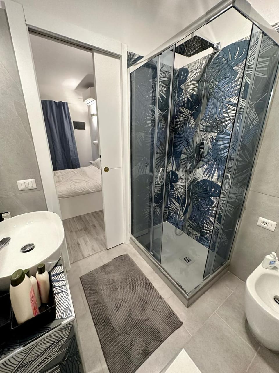 Shower, Bathroom