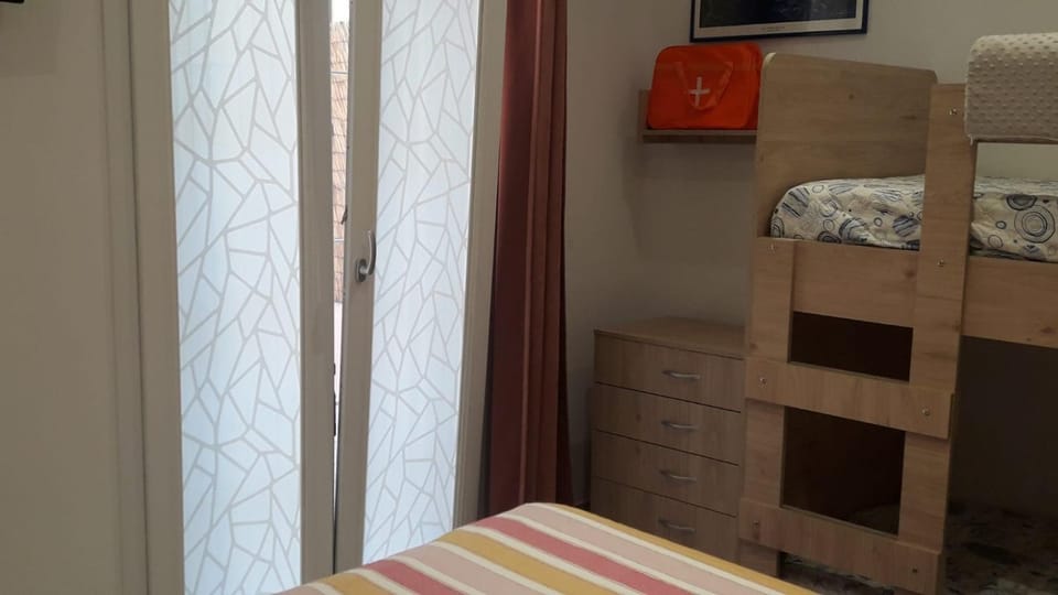 bunk bed