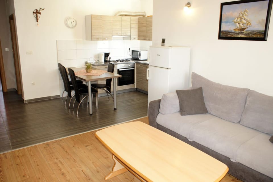Kitchen or kitchenette, Living room, Dining area