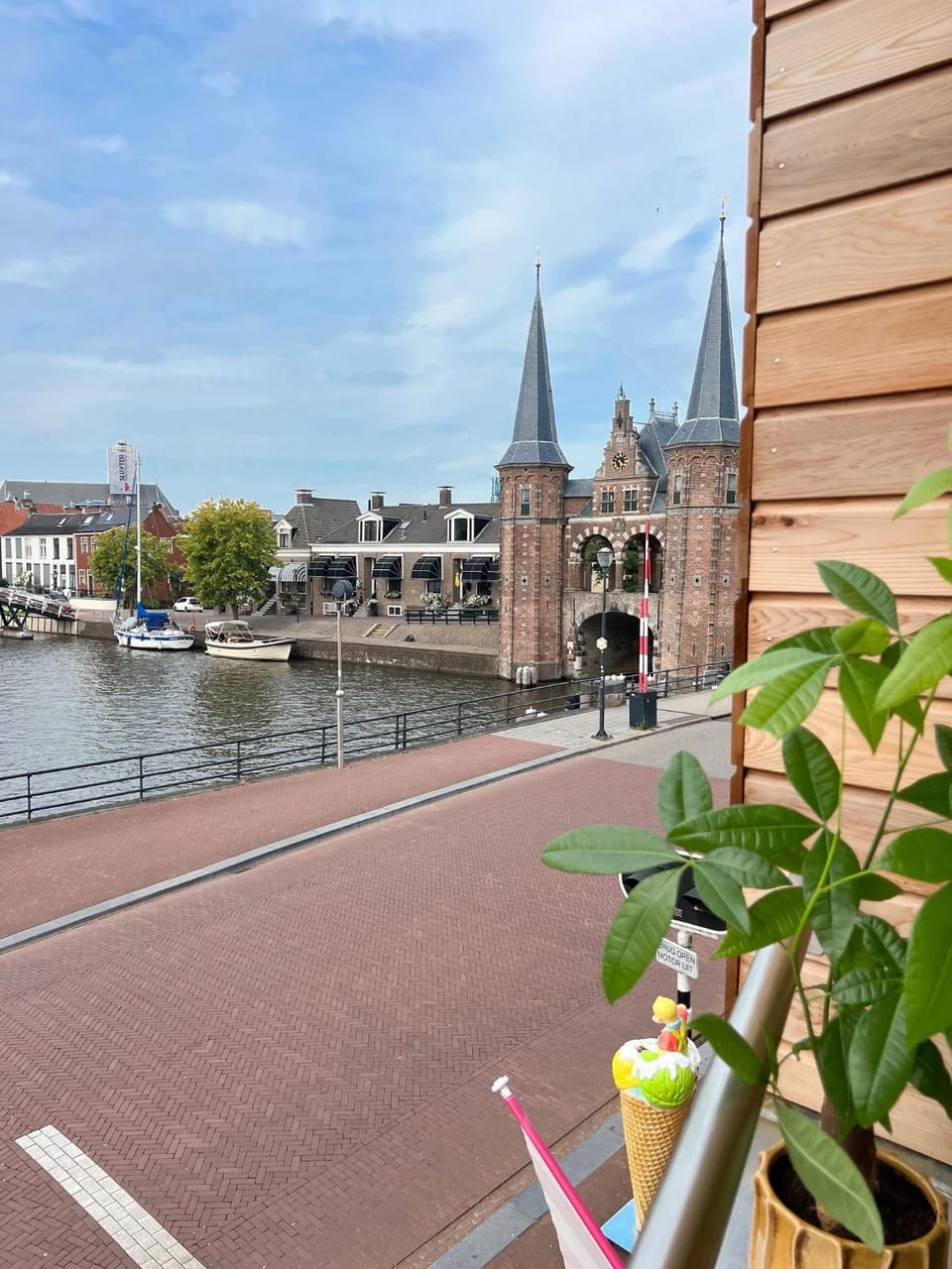 Nearby landmark, City view, Lake view, Street view
