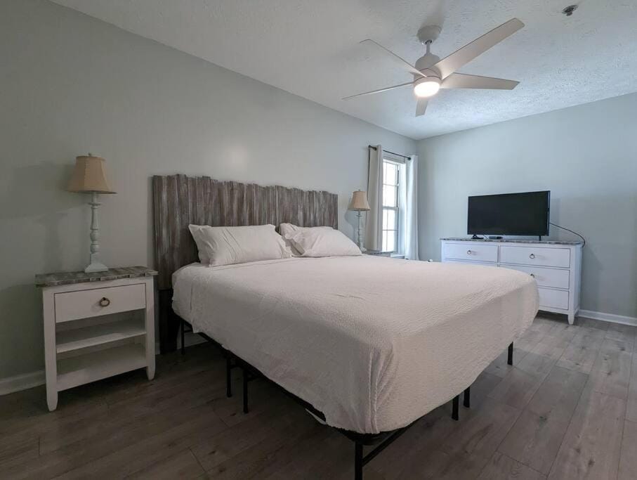 Gulf Views from your 2 private balconies! Apartment in Panama City Beach
