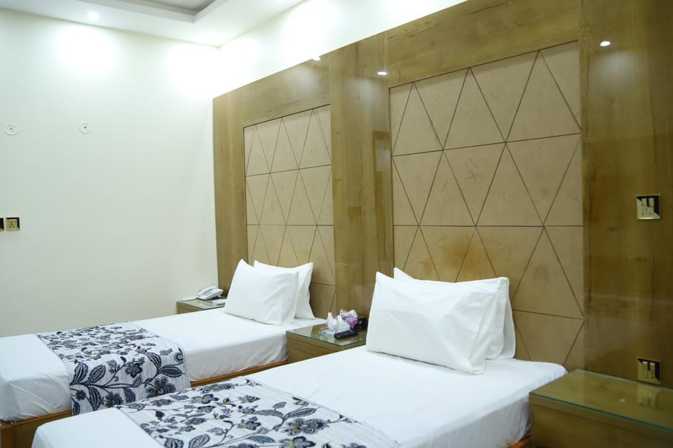 Bedroom, towels