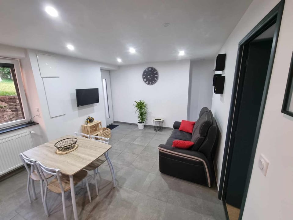 TV and multimedia, Living room, Dining area