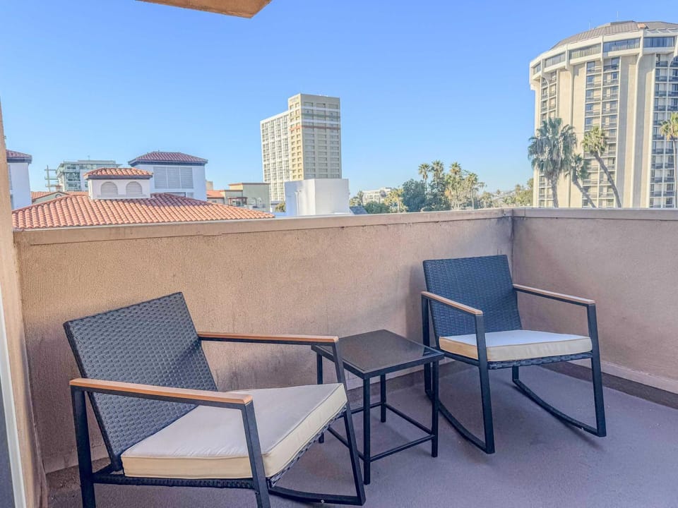 Charming 2nd Ave Lofts in Downtown San Diego with Parking Apartment in San Diego