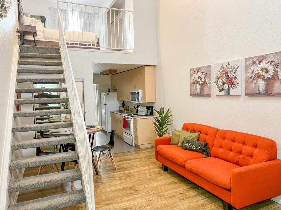 Charming 2nd Ave Lofts in Downtown San Diego with Parking Apartment in San Diego