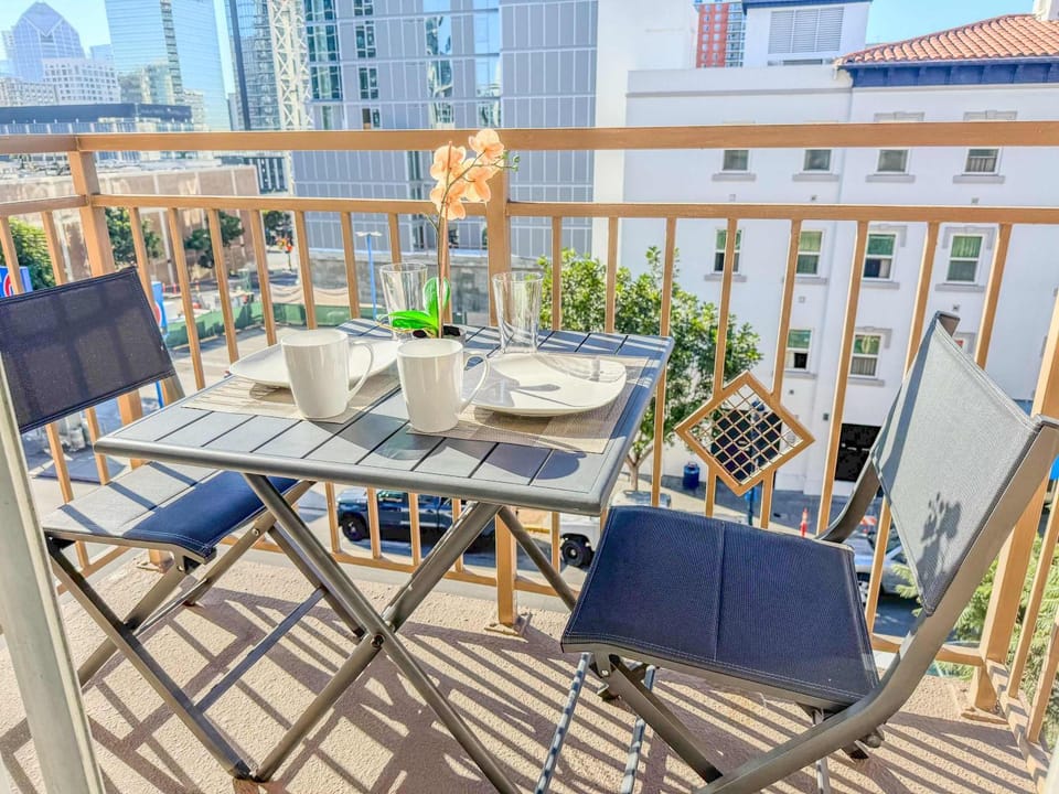 Charming 2nd Ave Lofts in Downtown San Diego with Parking Apartment in San Diego