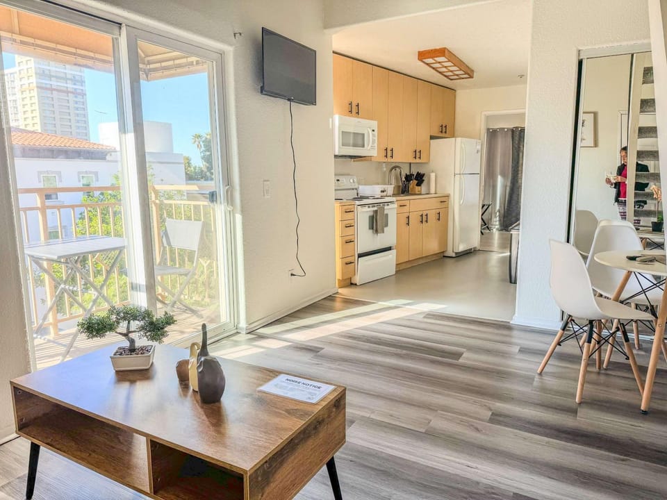 Charming 2nd Ave Lofts in Downtown San Diego with Parking Apartment in San Diego