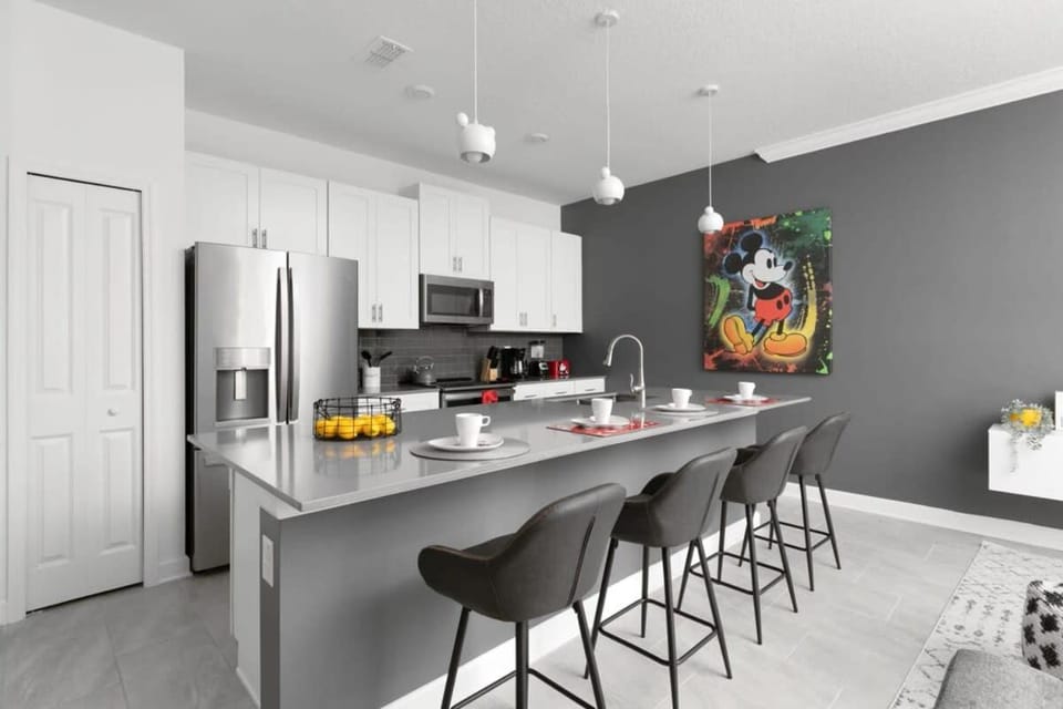 Charming Mickey-Themed Home Prime Location House in Kissimmee