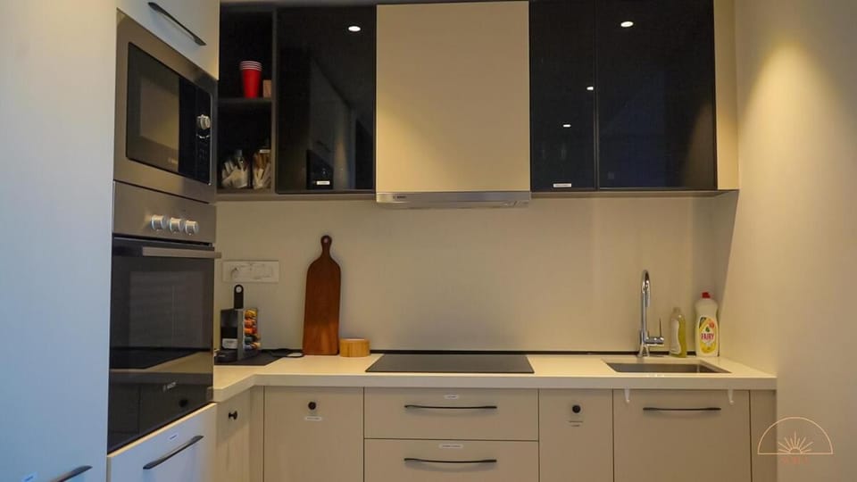 Kitchen or kitchenette, oven, stove