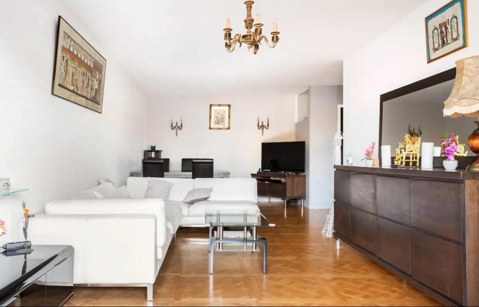 Communal lounge/ TV room, TV and multimedia, Living room, Dinner, internet