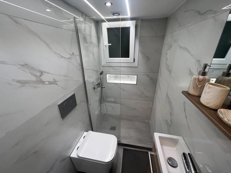 Shower, Toilet, Bathroom