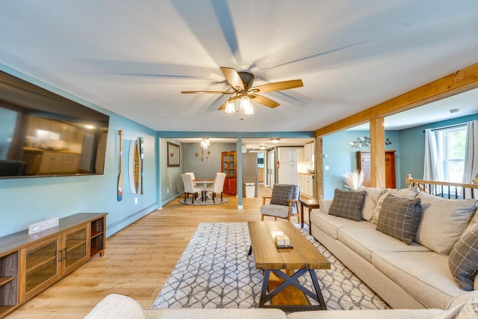 Conveniently Located Old Forge Condo Near Downtown House in Old Forge