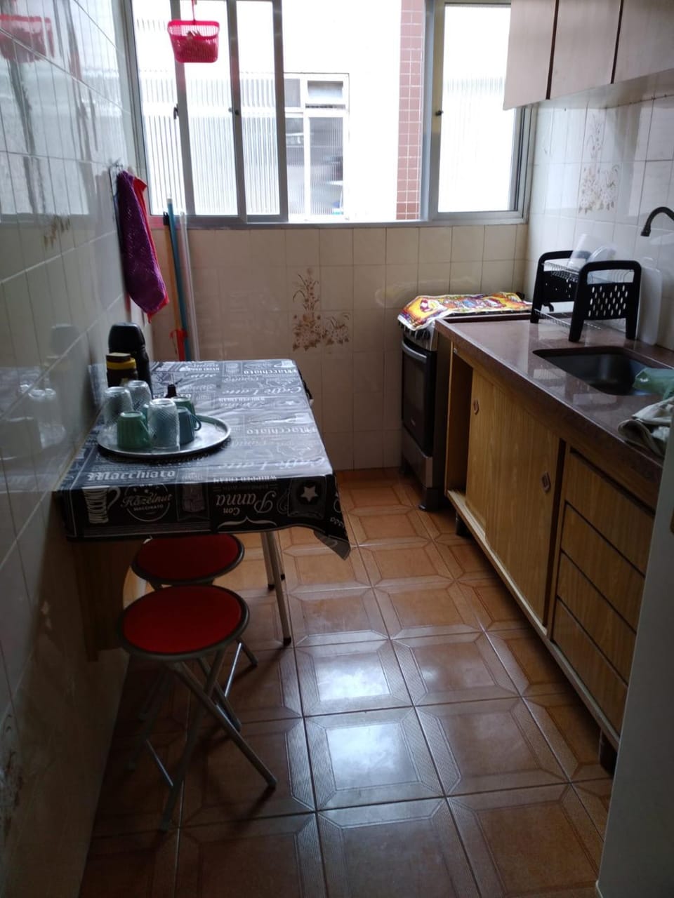 Kitchen or kitchenette, Dining area, minibar, stove
