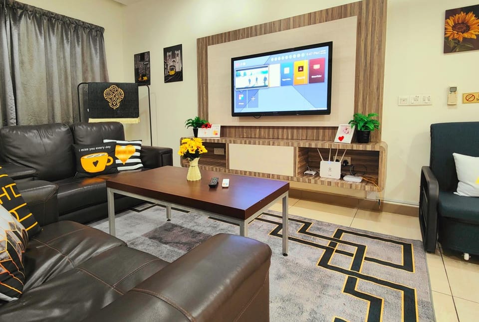 TV and multimedia, Living room, Seating area