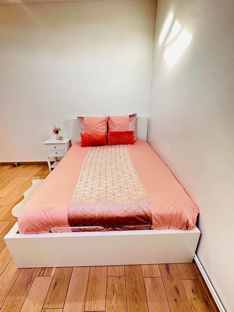 Jabeen's House Bedroom 2 Vacation rental in Île-de-France