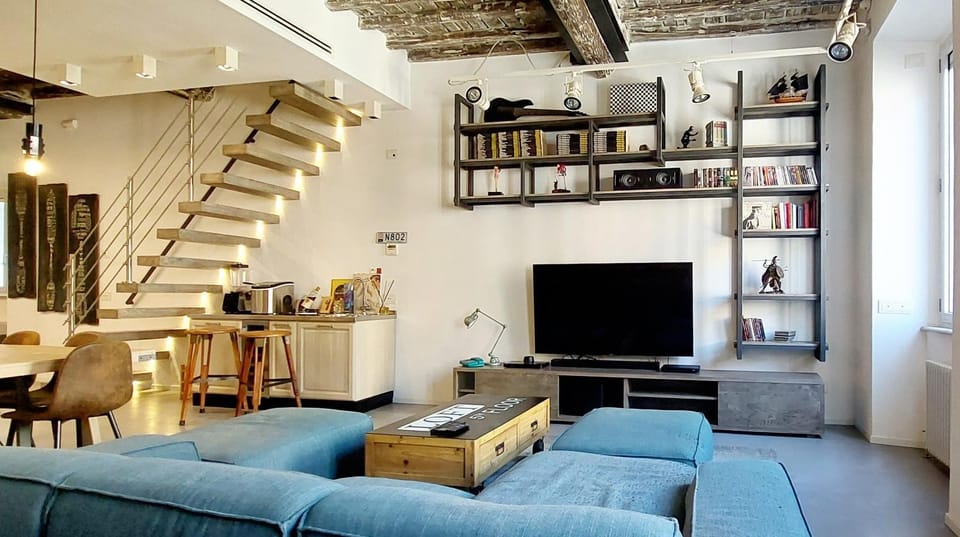 Communal lounge/ TV room, TV and multimedia, Living room, Seating area, Evening entertainment