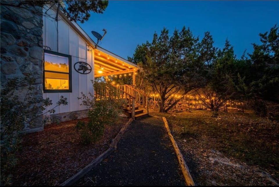 Modern Cabin with Hill Country Views Cabin in State of Coahuila