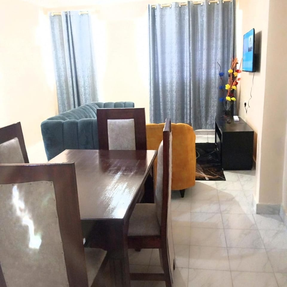 Communal lounge/ TV room, TV and multimedia, Living room, Seating area, Dining area, Evening entertainment