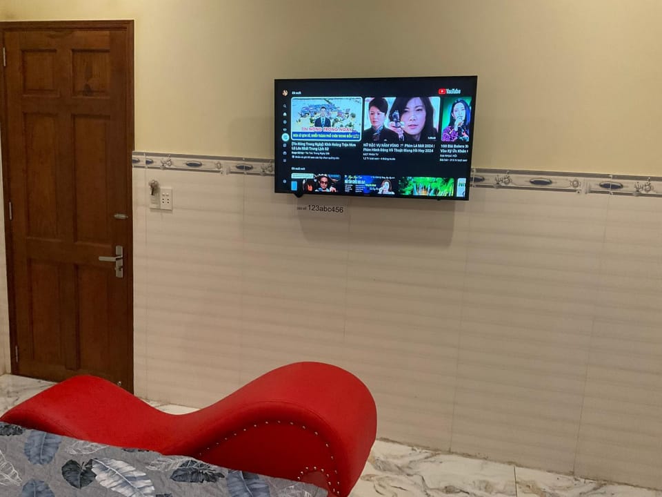 Nhà Nghỉ Tuyết Minh Hotel in Ho Chi Minh City