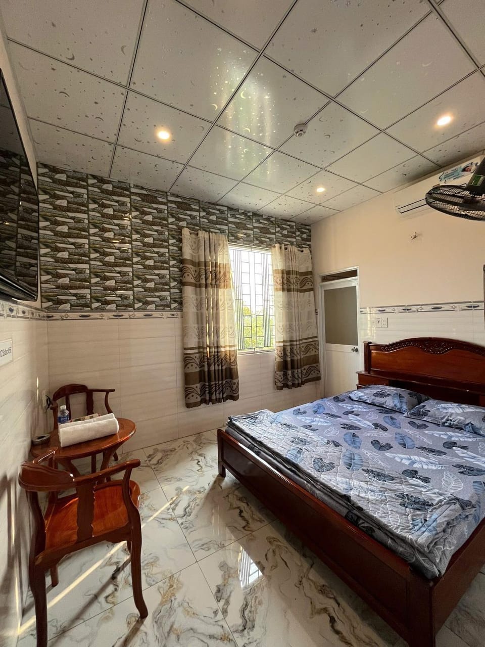 Nhà Nghỉ Tuyết Minh Hotel in Ho Chi Minh City