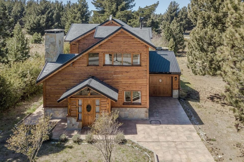 Casa en Bosque de Pinos House in San Carlos Bariloche