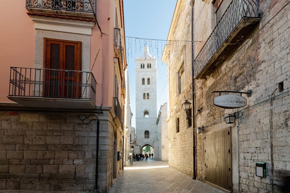 Neighbourhood, Street view