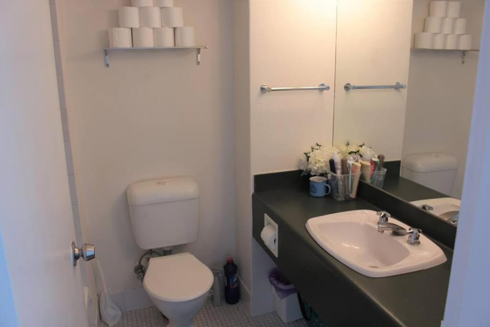 Treat yourself, fun in the sun at The Aquarius Apartment in Queensland