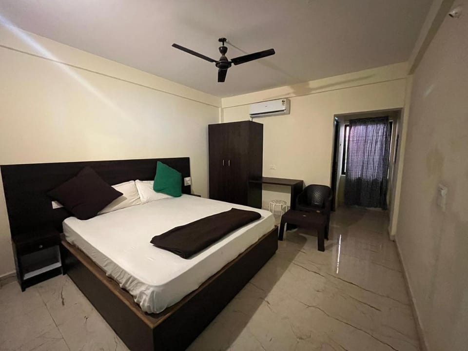 Bed, Bedroom, air conditioner