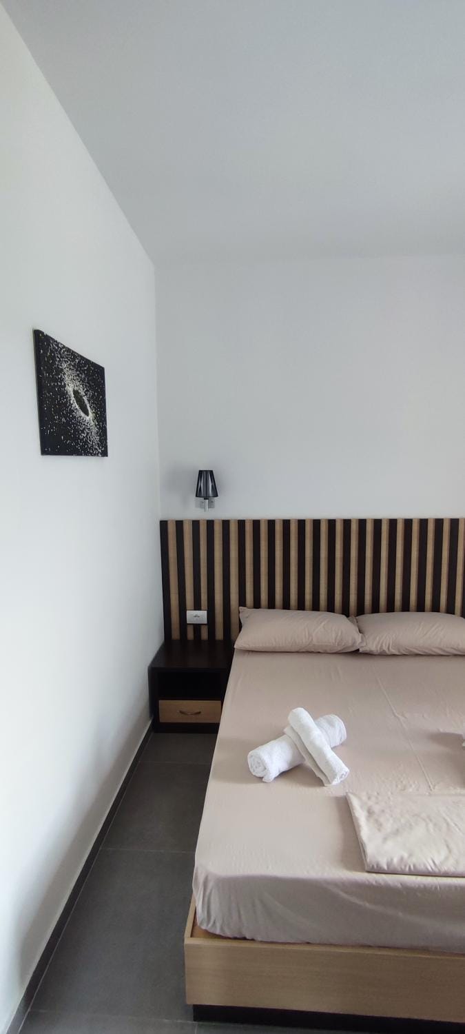 Aleks Holiday Rooms Bed and Breakfast in Ksamil