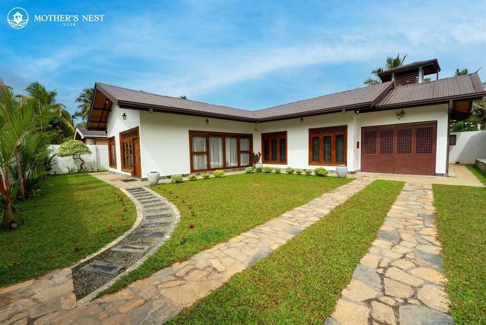 Mother’s Nest Villa with Pool Villa in Galle