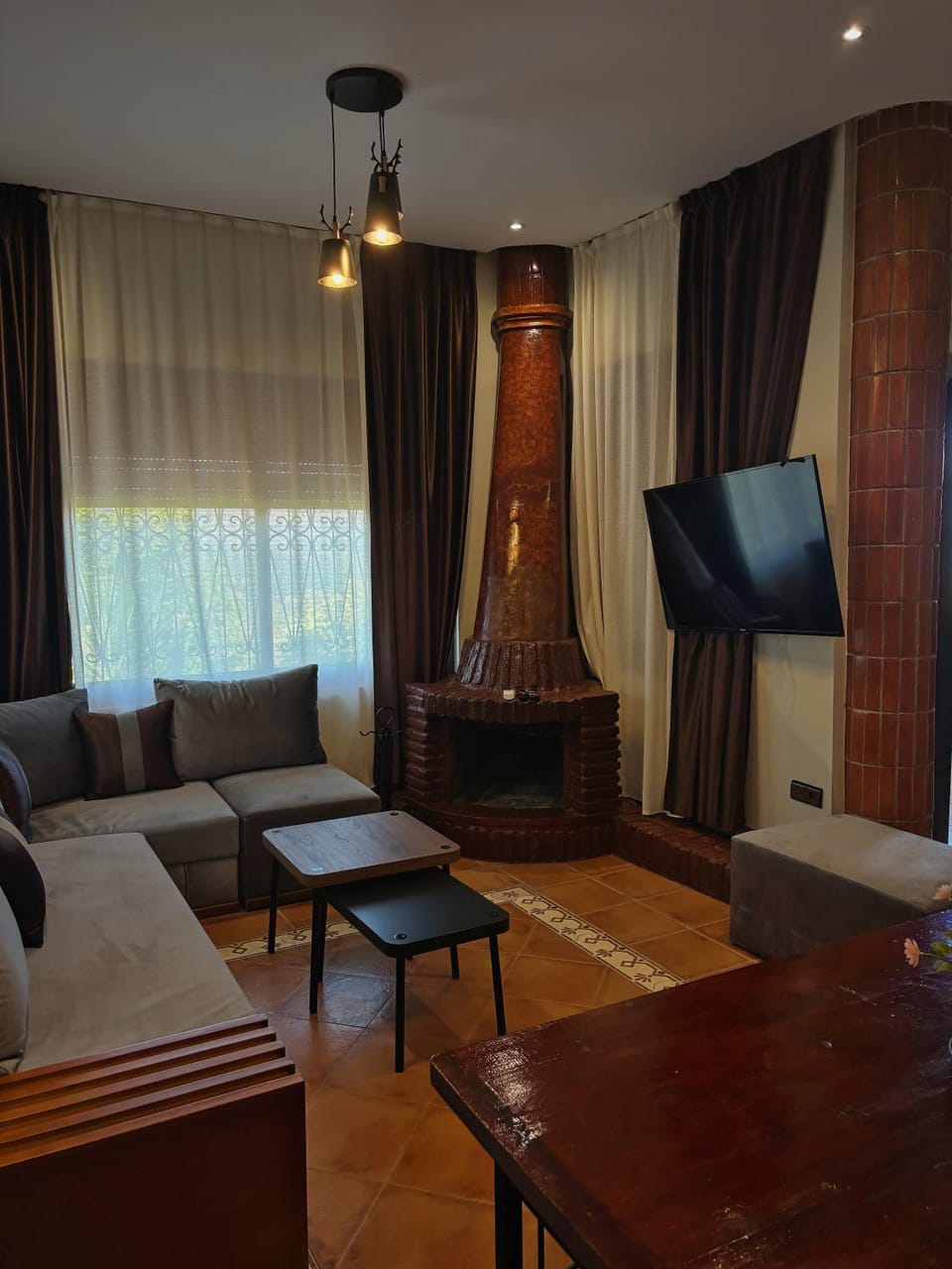Communal lounge/ TV room, TV and multimedia, Living room, Evening entertainment