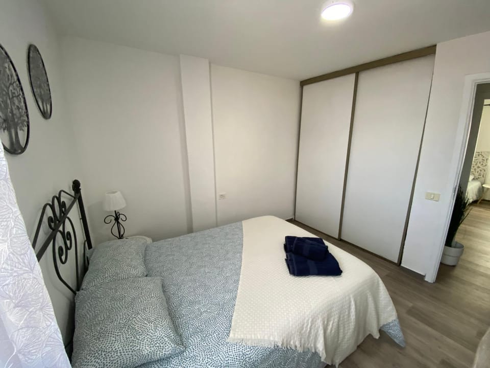 Bed, Bedroom, towels, wardrobe