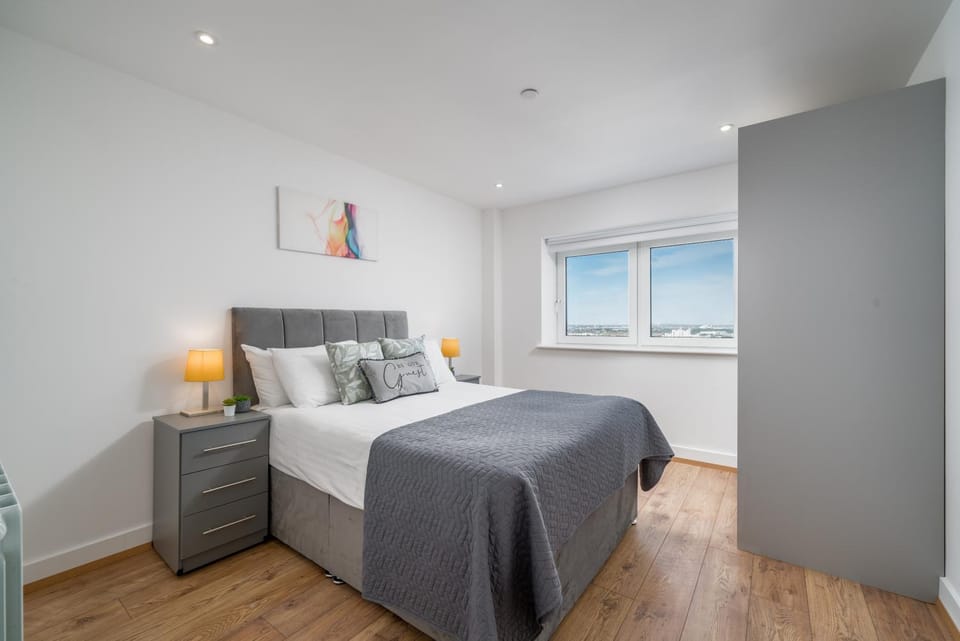 Bed, Photo of the whole room, Bedroom