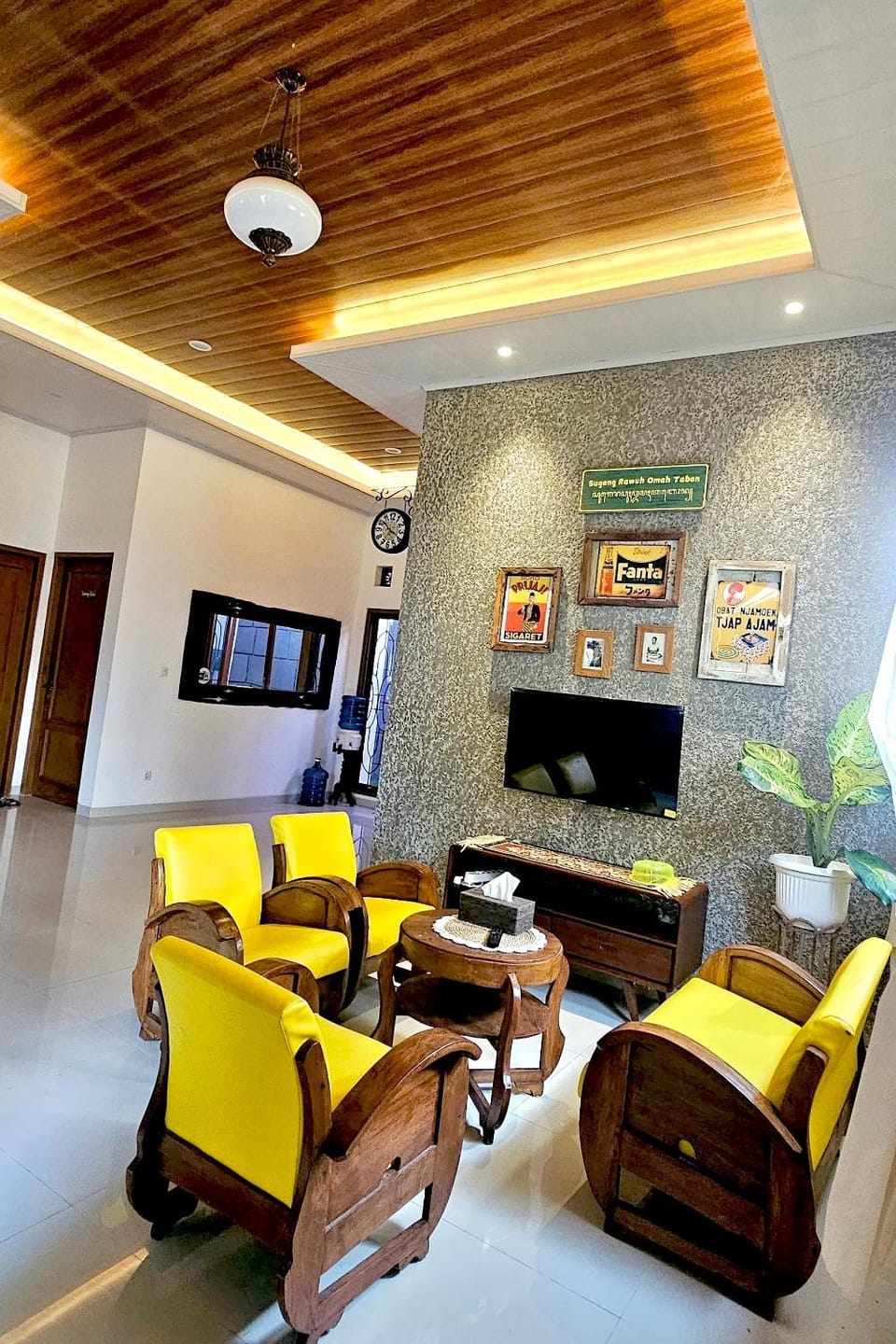 Living room, Seating area