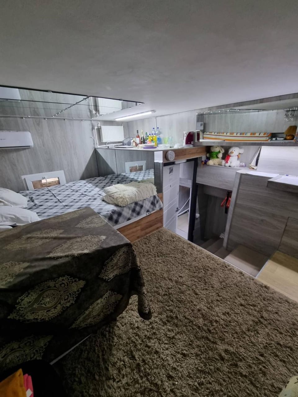 Bed, Kitchen or kitchenette, Photo of the whole room, Dining area, Bedroom