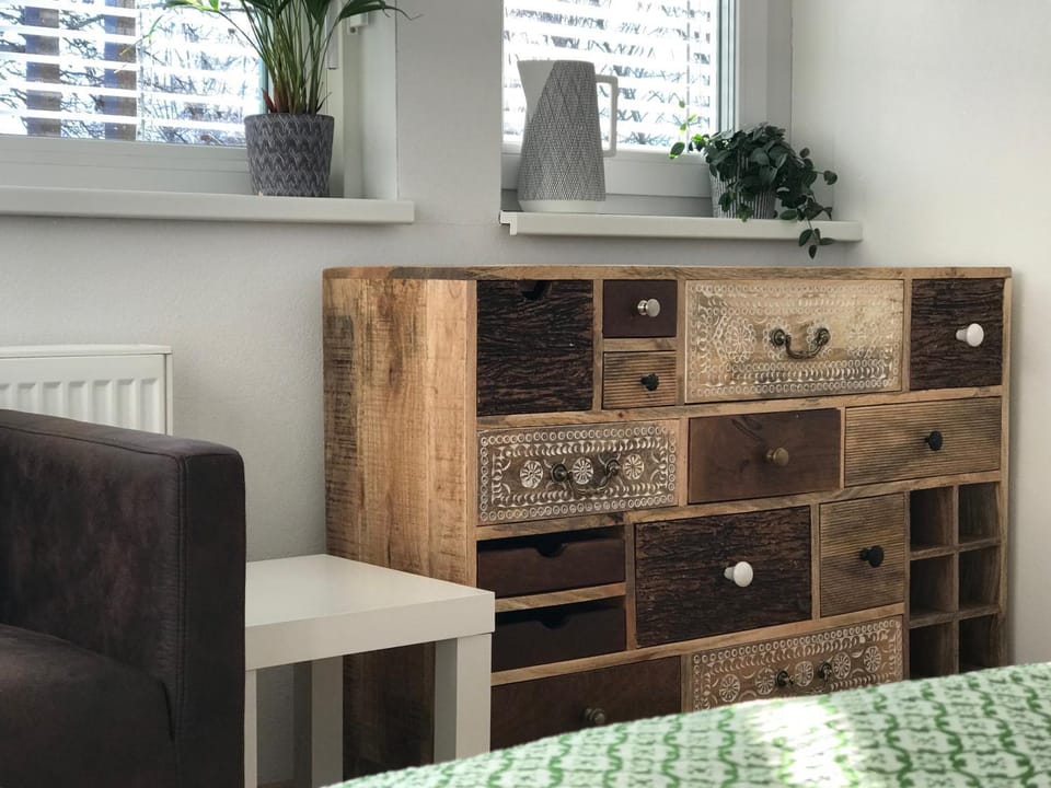 Bed, Day, Winter, Bedroom, On site, Garden view