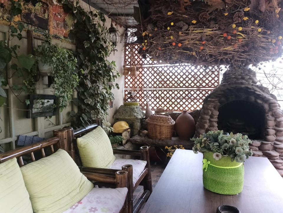 Balcony/Terrace, Balcony/Terrace, Seating area, fireplace