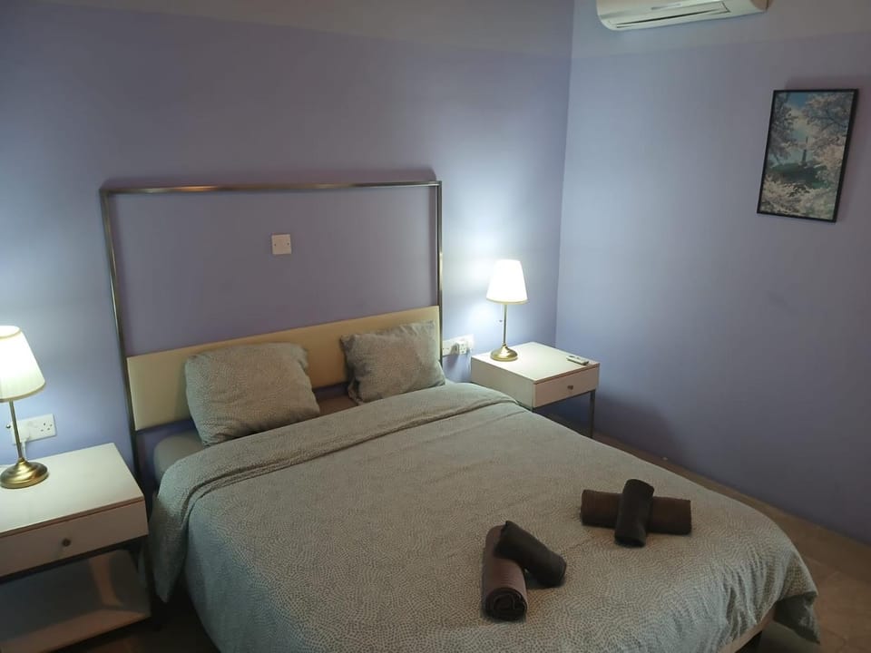 Bed, Bedroom, air conditioner