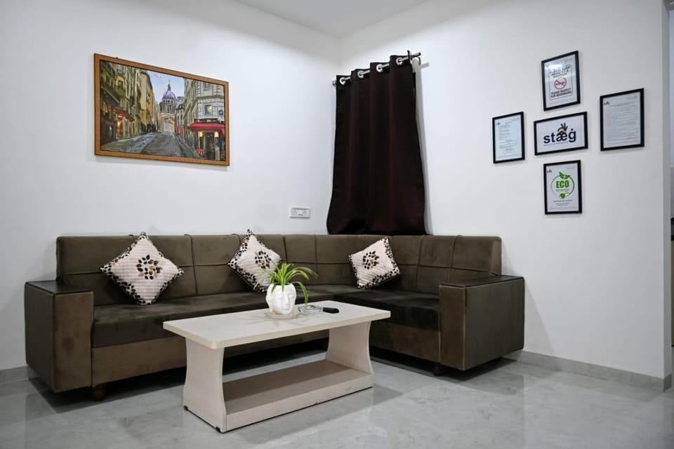 Living room, Photo of the whole room, Seating area