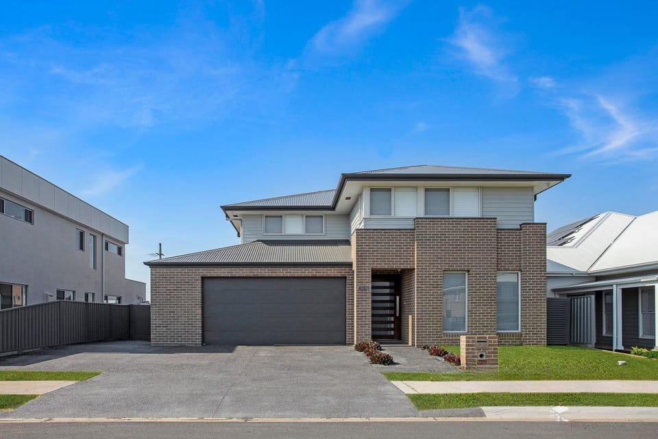 Property building, Street view