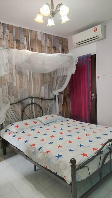Comfy Home Near to Penang Hill Apartment in George Town