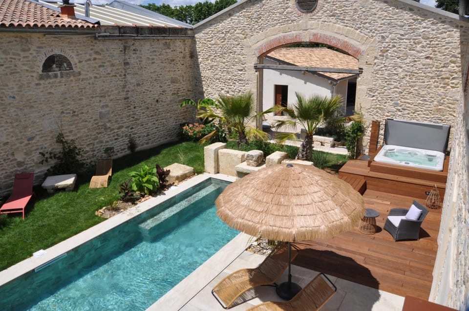 Garden, Hot Tub, Hot Tub, Balcony/Terrace, Swimming pool