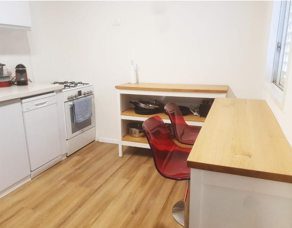 Coffee/tea facilities, Lounge or bar, dishwasher, minibar, stove, kitchen