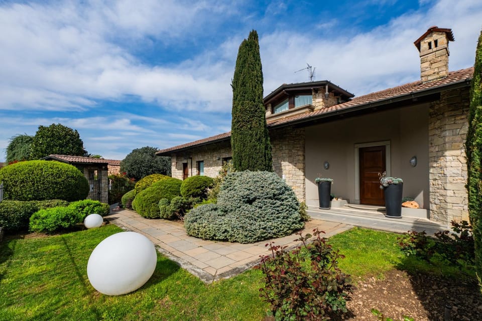 Property building, Garden
