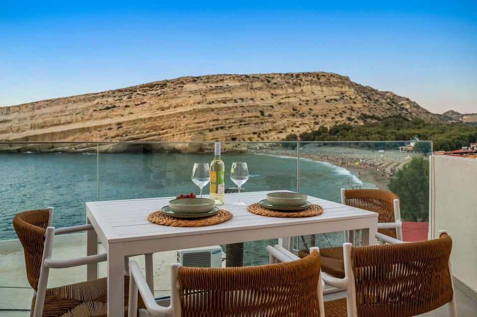 View (from property/room), Dining area, Sea view